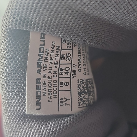 C Under Armour Purple Jet NEBULA lavender Basketball Shoes Sz 7 Youth - Picture 6 of 7